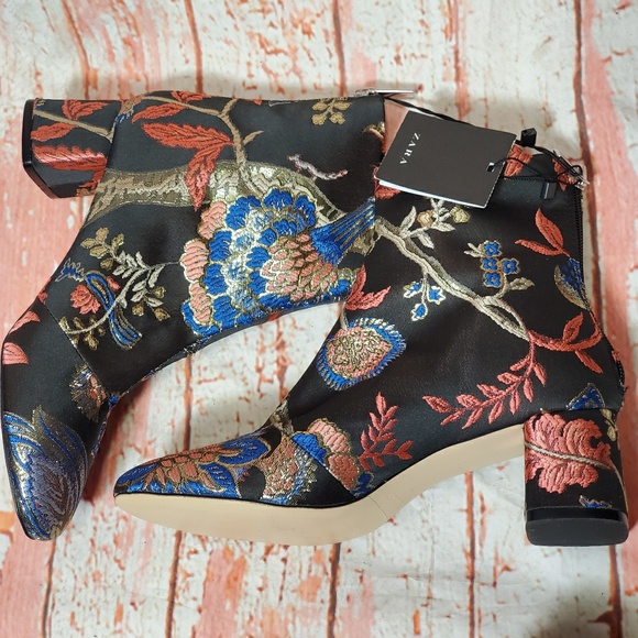 zara embroidered boots